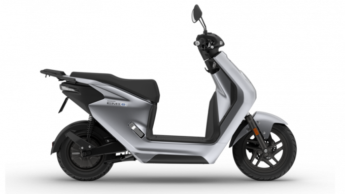 Honda EM1e Mat Digital Silver Metallic